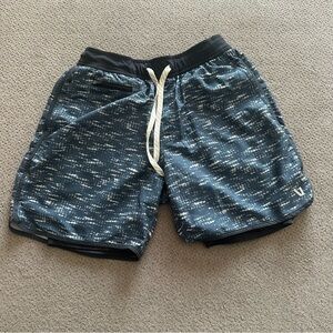 VUORI Men's Blue Patterned Shorts Small